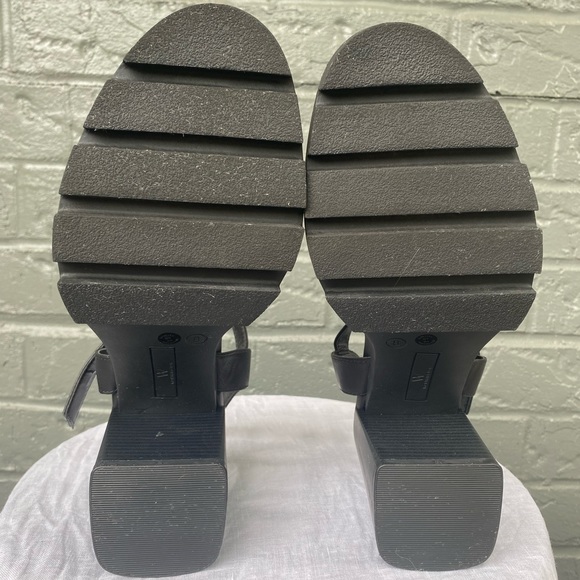 Worthington Black Lugsole Heels - Picture 6 of 7